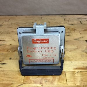 Controller di interfaccia del pannello Hoffman usato A-C4DB9RJ45GFI Presa duplex #307H58FML